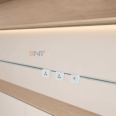 Nieuwe Verwijderbare Ultra smalle railsocket Handige Wandgemonteerde Multi-outlet Stroomrailsocket