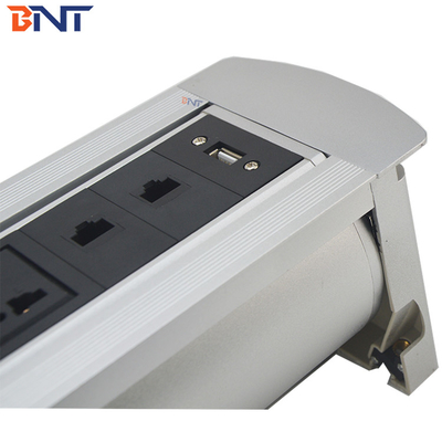 met automatische stopcontact voor het conferentiesysteem MK6320