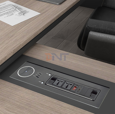 2 universele 65W sneloplaadbare tafelplug IP44 niveau 10A nominale stroom 2 wisselstroom stopcontacten EU-standaard voor kantoorgebruik