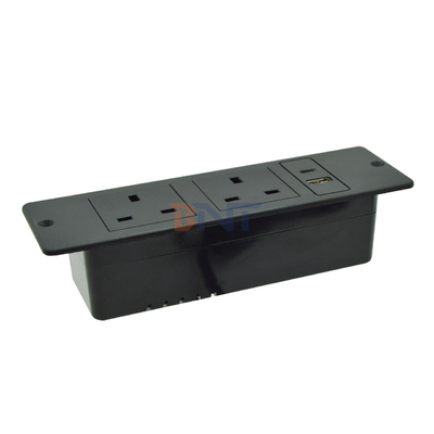 UK Standard Custom AC Power Socket Plastic Furniture Wall Socket met 2 stopcontacten 1 USB & 1 Type C-poort 16A nominale stroom