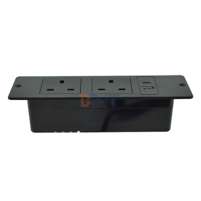 UK Standard Custom AC Power Socket Plastic Furniture Wall Socket met 2 stopcontacten 1 USB & 1 Type C-poort 16A nominale stroom