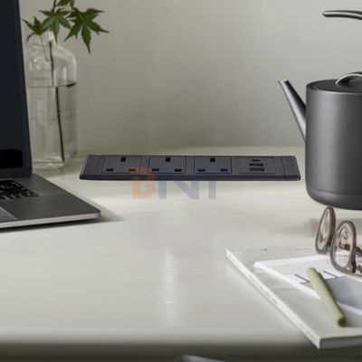 3UK Outlets Desktop Multifunktioneel stopcontact met 3AC elektrisch stopcontact en 2*USB A+1*USB C oplaadcontact