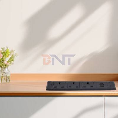 3UK Outlets Desktop Multifunktioneel stopcontact met 3AC elektrisch stopcontact en 2*USB A+1*USB C oplaadcontact