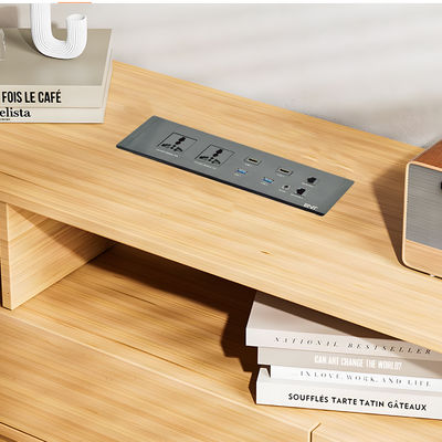 Desktop Ingebouwde Multifunctionele Stopcontact Universele Stekker Opties met Dubbele USB-A Poorten IP44 Niveau