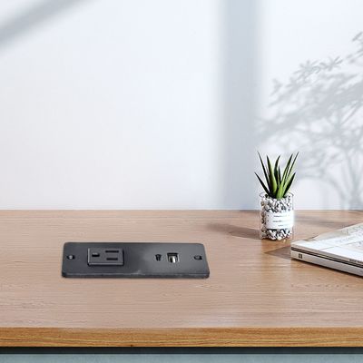 Plastic Sofa Socket Table Power Socket met 1 US Standard Power Outlet & USB A+C Port