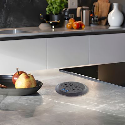 Ronde bankstel met ingebouwde elektrisch stopcontact met 2 Amerikaanse standaard stopcontacten & dubbele USB A oplaadcontact Modern meubilair