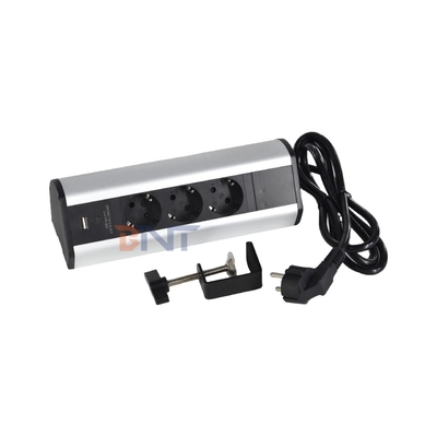 Kleefclipontwerp 3 EU AC-afstekkingen USB A+C Fast Charge Desktop Clamp Socket Power Strip