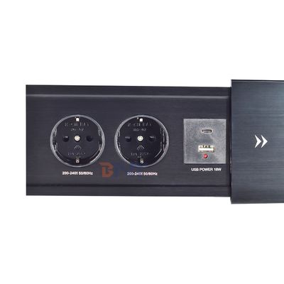 Slip-Open Euro Tafelblad Elektrisch Stopcontact 2 AC Uitgangen USB A+C IP44 16A Nominale Stroom voor Kantoorgebruik EU-stekker Standaard