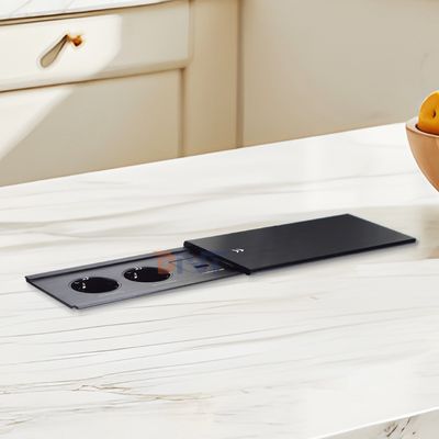 Slip-Open Euro Tafelblad Elektrisch Stopcontact 2 AC Uitgangen USB A+C IP44 16A Nominale Stroom voor Kantoorgebruik EU-stekker Standaard