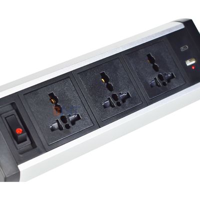Klemontwerp met kleefclip Tafelcontactdoos 3 AC-uitgangen USB A+C Bureauklemcontactdoos Verdeelstekker