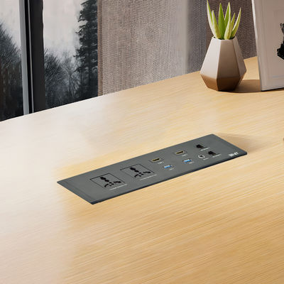 Desktop Ingebouwde Multifunctionele Stopcontact Universele Stekker Opties met Dubbele USB-A Poorten IP44 Niveau