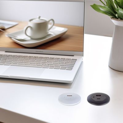 Plastic ingebouwde tafel stroomstop met USB A+C-oplaadpoorten