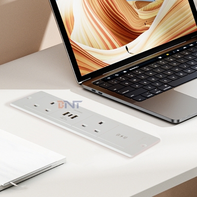 Desktop multifunctionele stopcontact met 2AC elektrisch stopcontact en USB A+C oplaadcontact